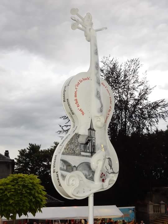 21 juillet à Tintigny : inauguration du Grand Violon de Gauthier Louppe 21 juillet à Tintigny : inauguration du Grand Violon de Gauthier Louppe