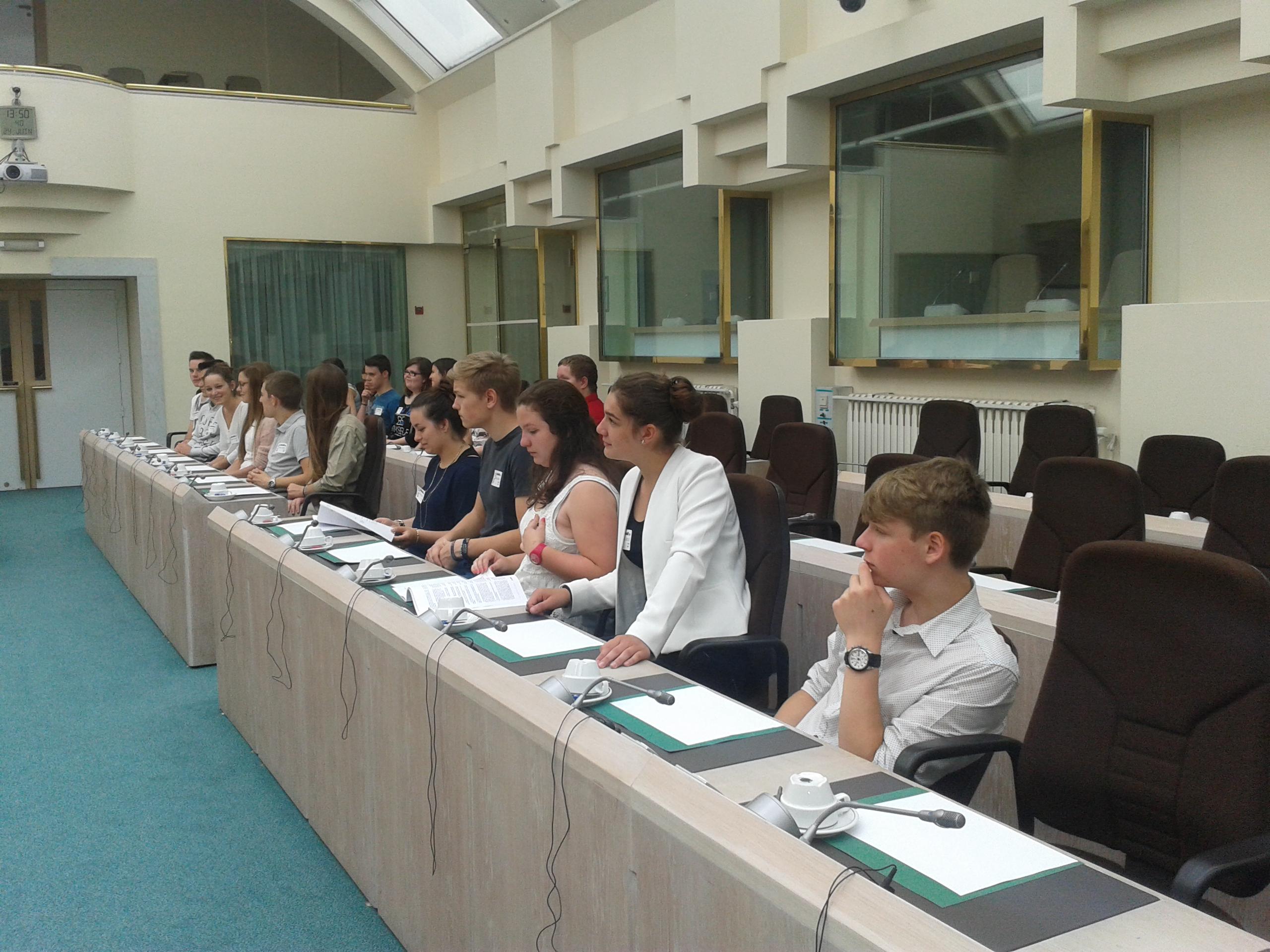Le Conseil Provincial des Jeunes en visite au Parlement