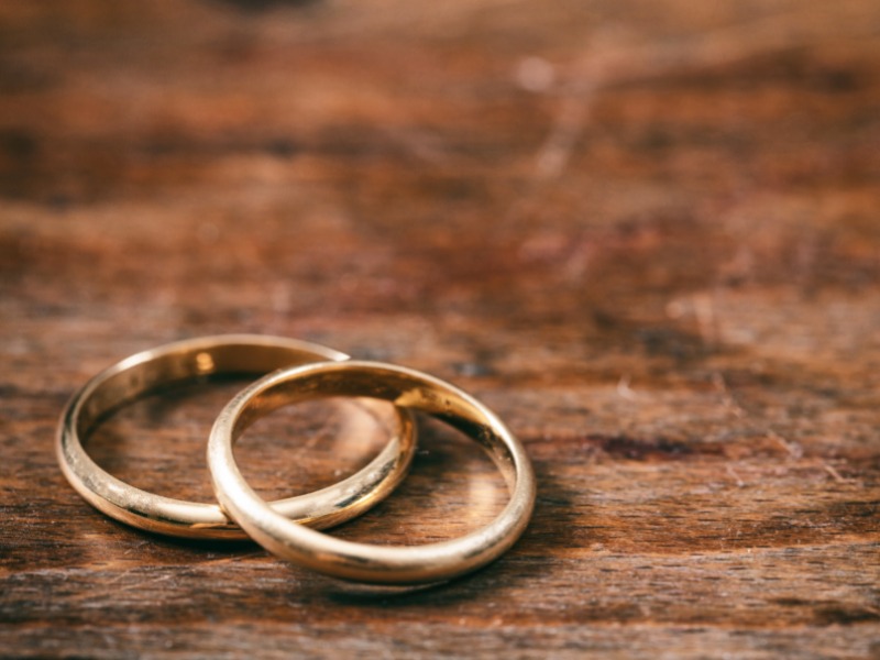 Noces de platine, palissandre et or